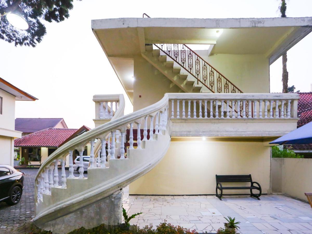 Oyo 93136 Hotel Santo Djaya 2 Bogor Exteriör bild