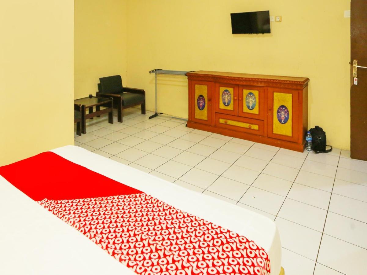 Oyo 93136 Hotel Santo Djaya 2 Bogor Exteriör bild