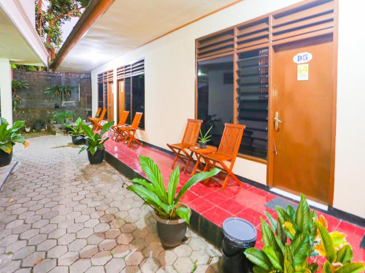 Oyo 93136 Hotel Santo Djaya 2 Bogor Exteriör bild